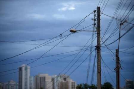 Cabos de energia - Metrópoles