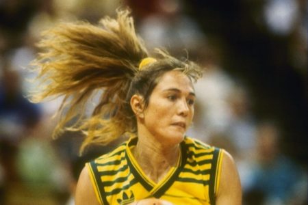 Hortência Marcari jogando basquete pela Seleção Brasileira - Metrópoles
