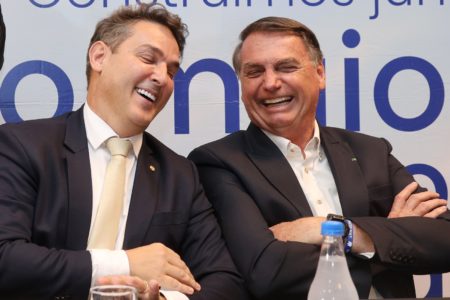 O líder da oposição, Luciano Zucco (PL-RS), e o ex-presidente Jair Bolsonaro (PL)