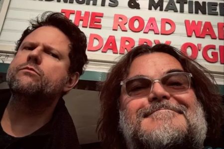 Imagem colorida mostra Selton Mello ao lado de Jack Black - Metrópoles