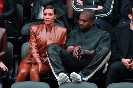 Foto colorida de Kim Kardashian e Kanye West - Metrópoles