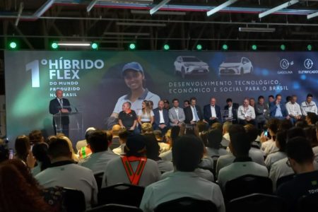 Imagem do presidente Luiz Inácio Lula da Silva (PT) durante visita à fábrica da Toyota em Sorocaba (SP) - Metrópoles