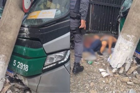Imagens coloridas de ônibus que se acidentou na zona sul de SP e atropelou pessoas