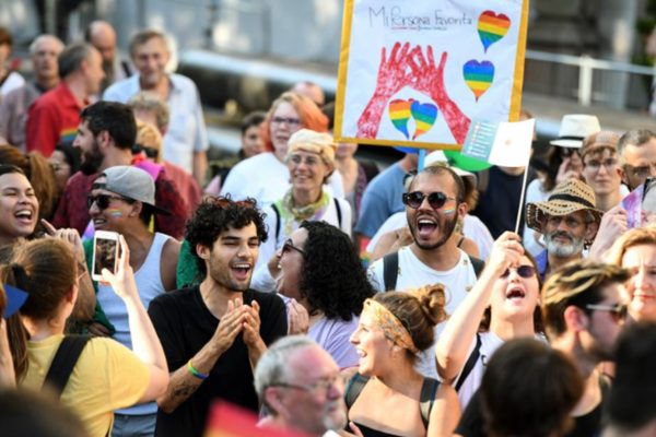 Pessoas em evento LGBT