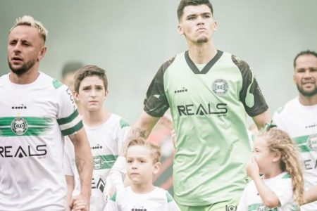 Foto colorida de Rafinha, do Coritiba - Metrópoles