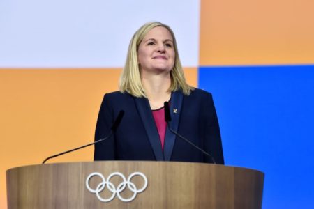 Imagem colorida de Kirsten Coventry, eleita presidente do COI- Metrópoles