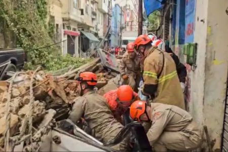 Imagem colorida, Entenda dinâmica do desabamento de casarão que provocou morte no Rio - Metrópoles