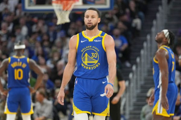 Imagem colorida de Stephen Curry- Metrópoles
