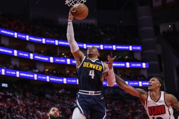 Imagem colorida do jogador do Denver Nuggets - Metrópoles