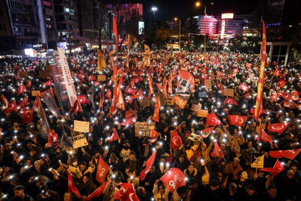 Manifestantes na Turquia