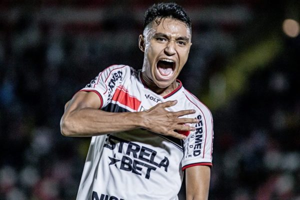 Após suspeita de morte cerebral, jogador do Bragantino Pedro Severino sai da UTI - Metrópoles