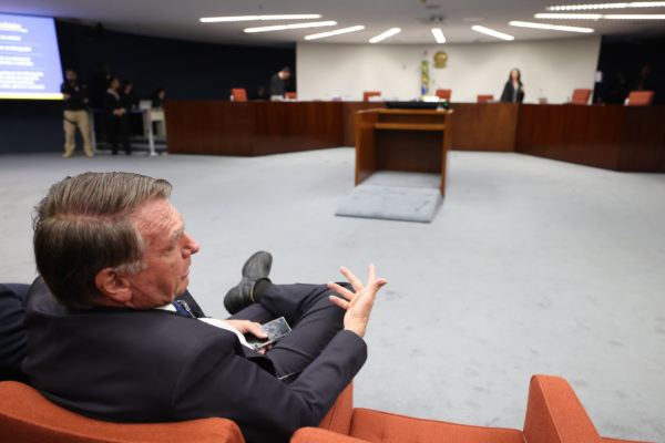 Ex-presidente Jair Messias Bolsonaro em julgamento da denúncia do núcleo 1 da Pet 12.100, sobre uma suposta tentativa de golpe de Estado após as eleições de 2022 - Metrópoles