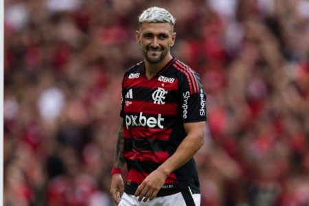 Imagem colorida de Arrascaeta - Metrópoles