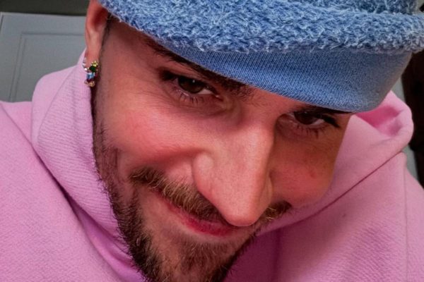 Foto colorida de Justin Bieber - Metrópoles