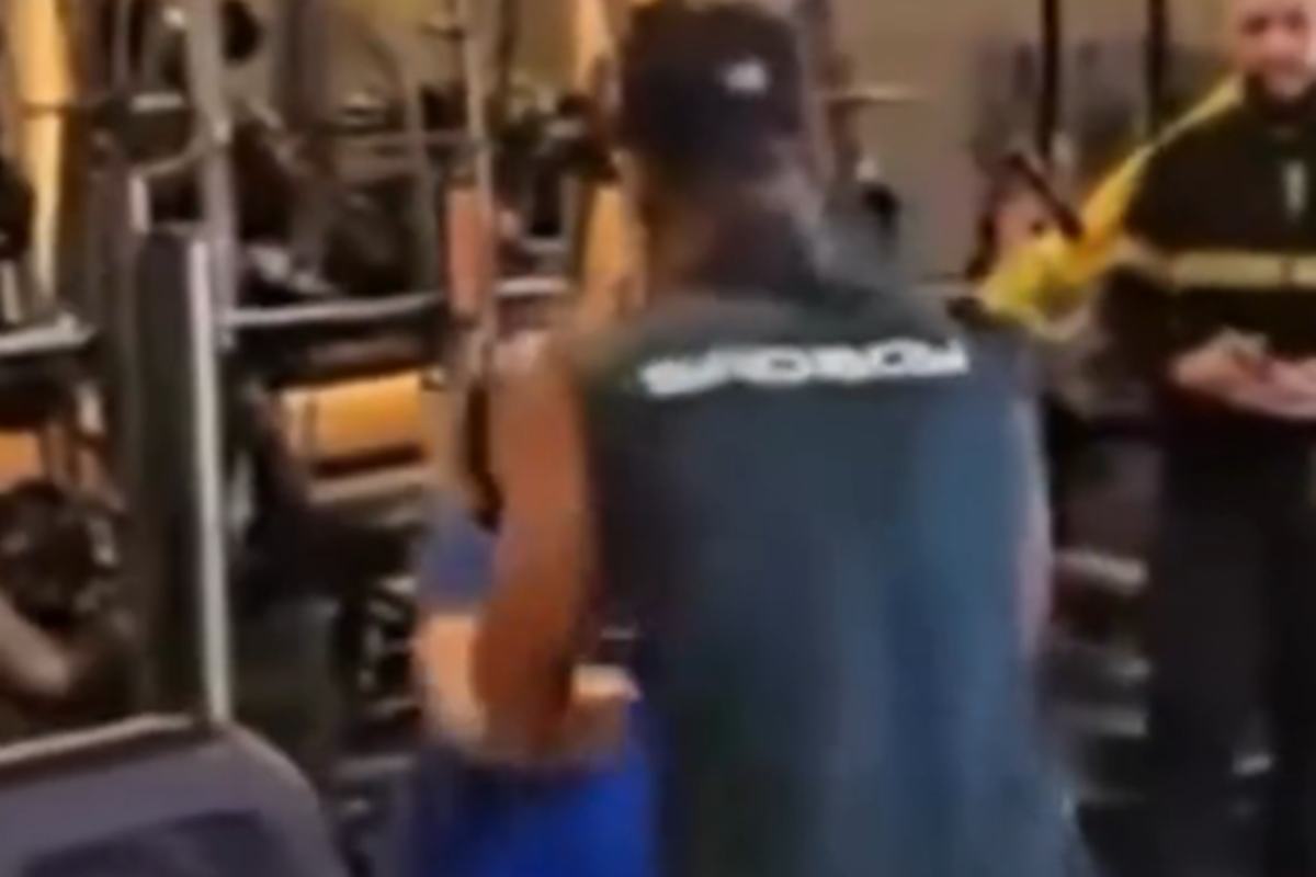 Vídeo de um casal brigando na academia após suposta traição - Metrópoles