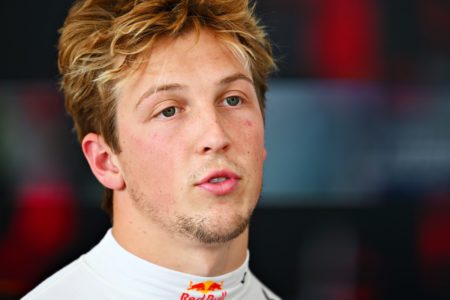 Foto colorida de corredor de F1 - Metrópoles