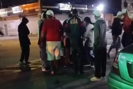 Briga que resultou em homicídio seguido de linchamento em Poá (SP). - Metrópoles