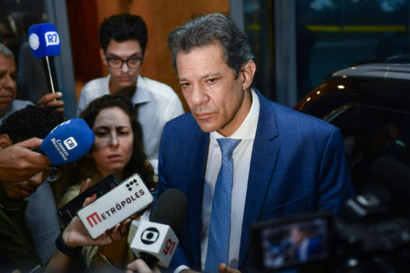 Ministro da Fazenda, Fernando Haddad, concede entrevista e comenta a declaração do vice-presidente Geraldo Alckmin sobre a inflação - Metrópoles
