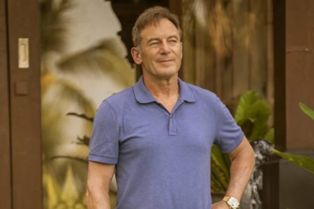 Foto colorida de Tim Ratliff (Jason Isaacs), em The White Lotus - Metrópoles