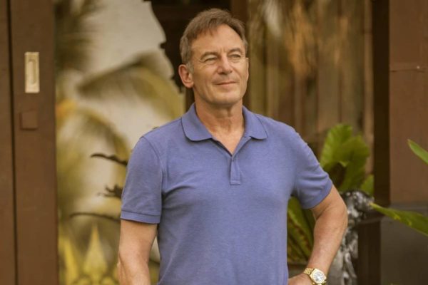 Foto colorida de Tim Ratliff (Jason Isaacs), em The White Lotus - Metrópoles