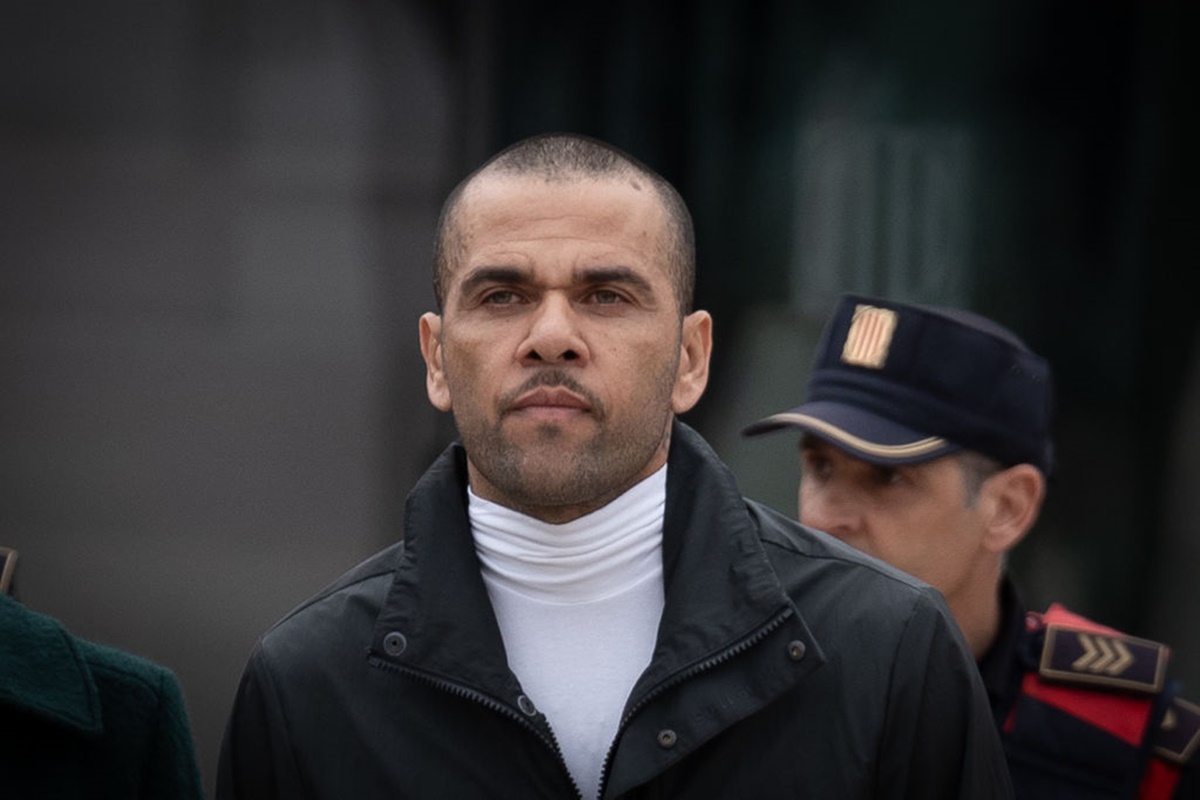 Brasileiros detonam Justiça espanhola após absolvição do Daniel Alves - Metrópoles