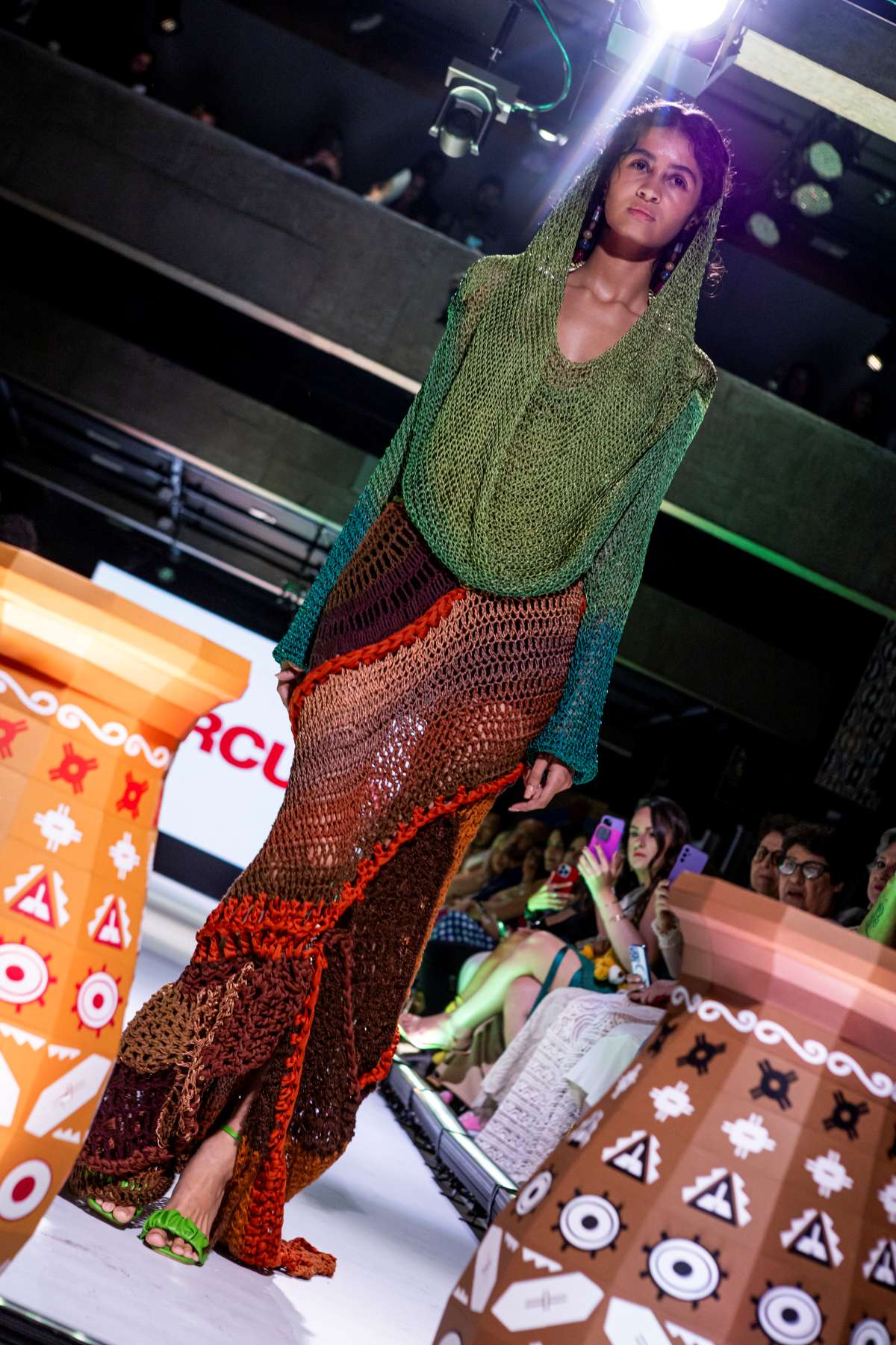 Desfile artesanal - moda Artesanal Fashion Day - metrópoles 
