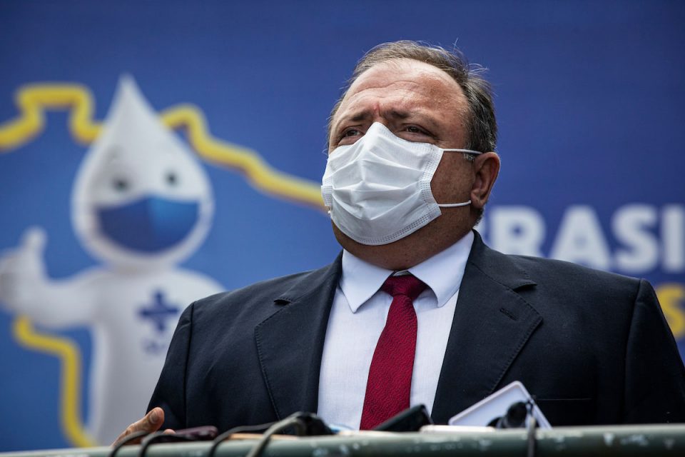 Ministro da saúde Eduardo Pazuello no governo bolsonaro